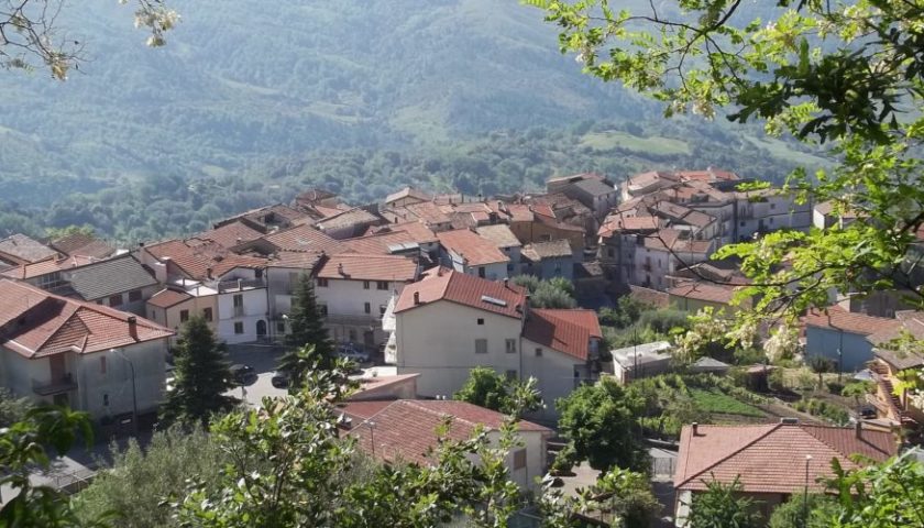 A MONTANO ANTILIA UNO DEI PANORAMI PIÙ BELLI DEL CILENTO ...